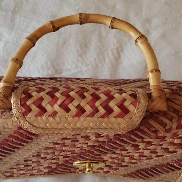 VINTAGE RED STRAW PURSE - Picture 12 of 16